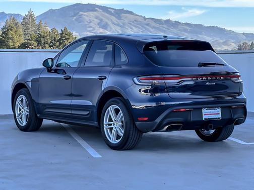 2022 Porsche Macan 