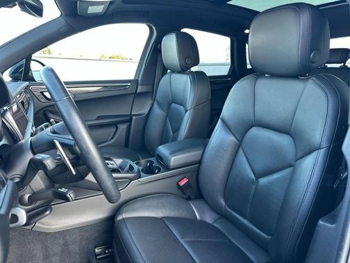 2022 Porsche Macan 