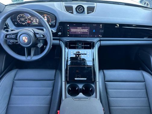 2026 Porsche Panamera 4