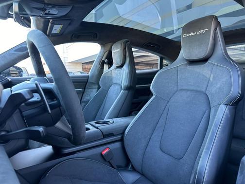 2025 Porsche Taycan Turbo GT