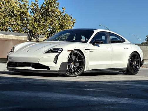 2025 Porsche Taycan Turbo GT