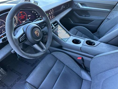 2025 Porsche Taycan Turbo GT