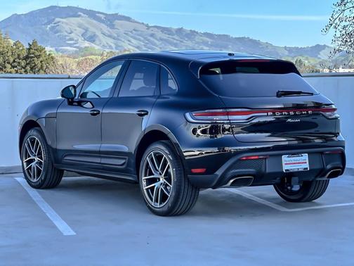 2026 Porsche Macan 