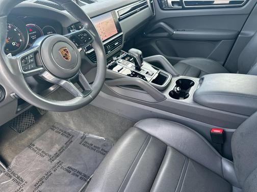 2023 Porsche Cayenne Platinum Edition