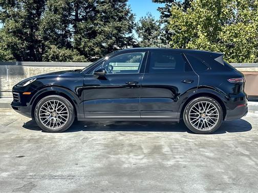2022 Porsche Cayenne 