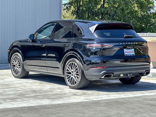 2022 Porsche Cayenne 