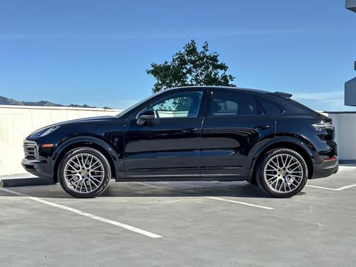 Black 2023 Porsche Cayenne Cayenne