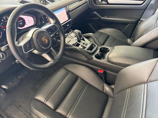 Black 2023 Porsche Cayenne Cayenne