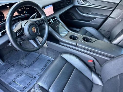 2022 Porsche Taycan 