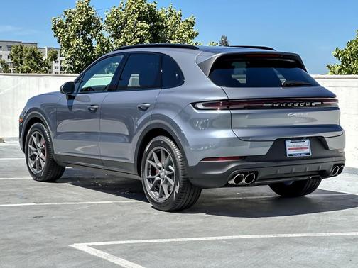 VANADIUM GREY 2026 Porsche Cayenne S