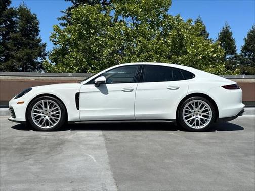 2019 Porsche Panamera 4
