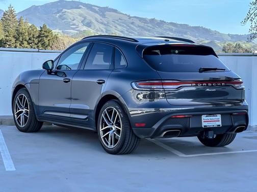 2025 Porsche Macan 