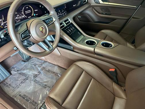 2023 Porsche Taycan 