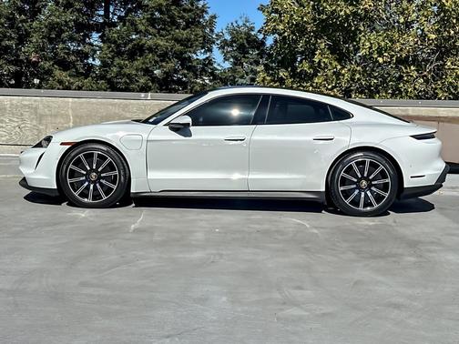 2023 Porsche Taycan 