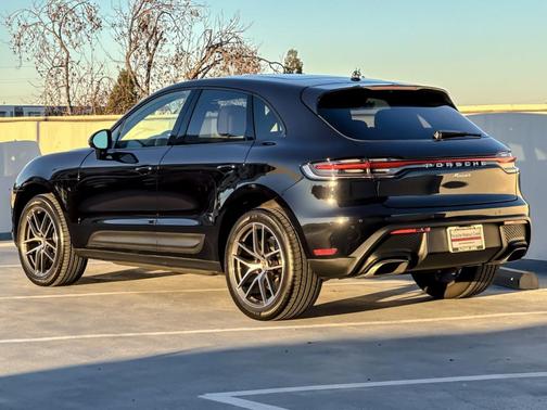 2025 Porsche Macan 