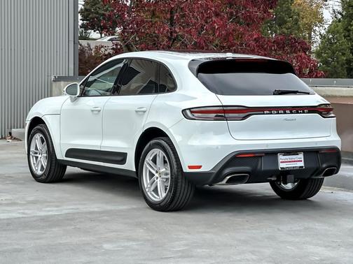 2026 Porsche Macan 