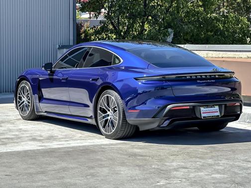 2021 Porsche Taycan Turbo