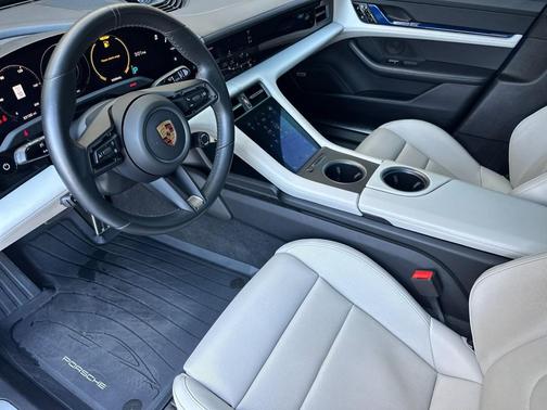 2021 Porsche Taycan Turbo