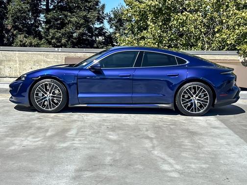 2021 Porsche Taycan Turbo
