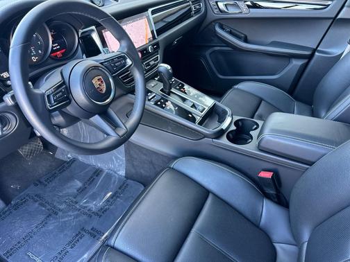 Chalk 2025 Porsche Macan Macan