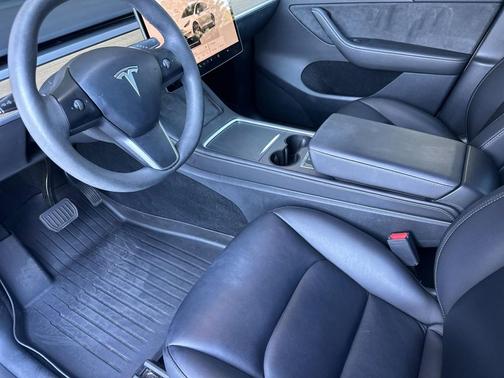 2022 Tesla Model Y Long Range Dual Motor All-Wheel Drive
