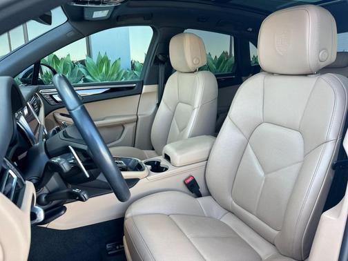 Black 2023 Porsche Macan Macan