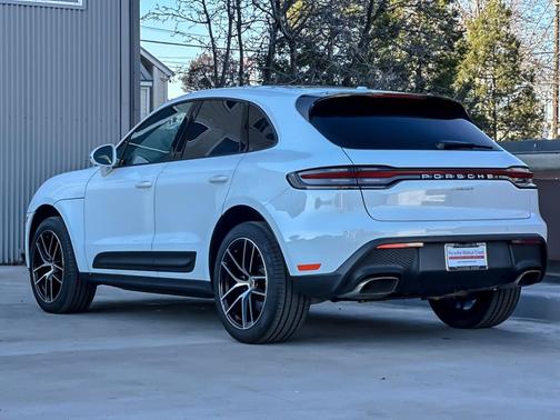 2025 Porsche Macan 