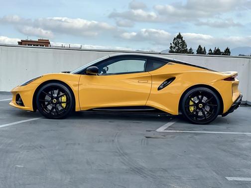 2024 Lotus Emira V6 First Edition