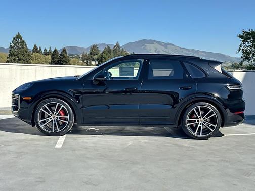 2026 Porsche Cayenne GTS