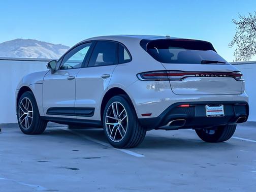 2026 Porsche Macan 