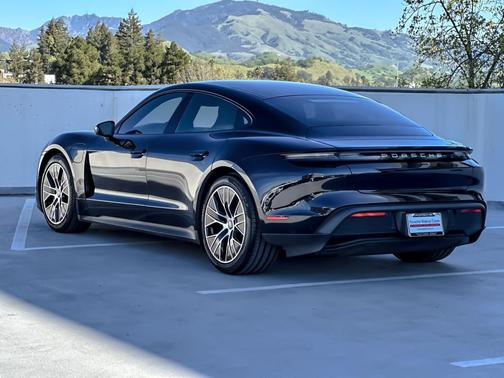 2023 Porsche Taycan 