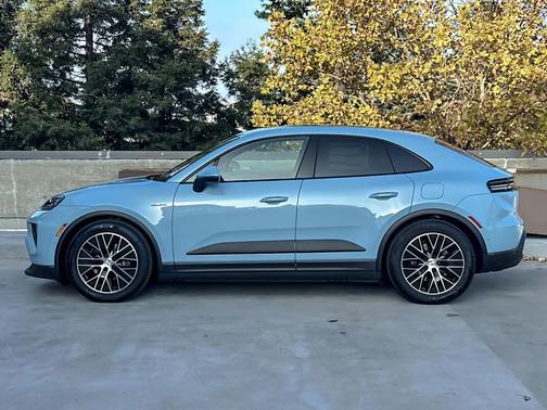 2025 Porsche Macan Electric