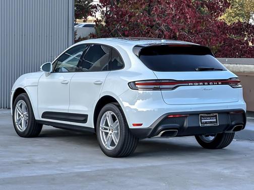 2026 Porsche Macan 