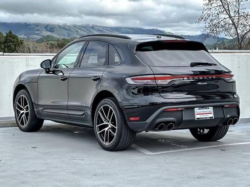 2022 Porsche Macan 