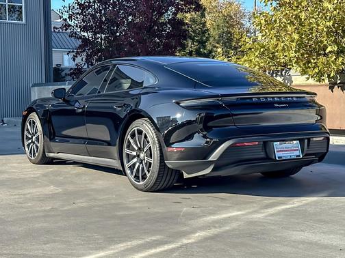 2023 Porsche Taycan 