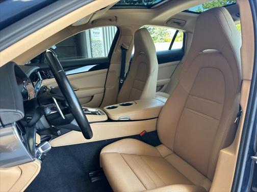 2021 Porsche Panamera