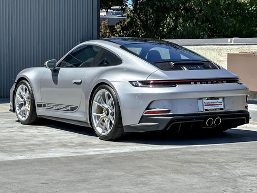 2022 Porsche 911 GT3 w/Touring Package