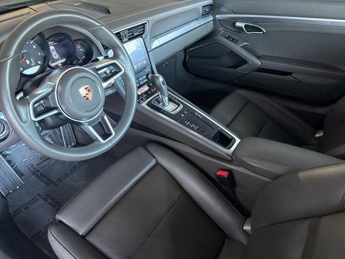 2018 Porsche 911 Carrera