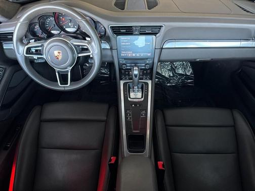 2018 Porsche 911 Carrera