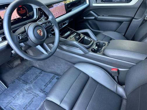 2025 Porsche Cayenne 