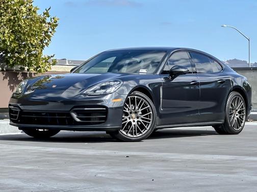 2022 Porsche Panamera 4 Platinum Edition