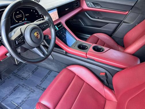 2022 Porsche Taycan Turbo