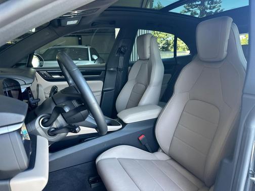 2025 Porsche Macan Electric