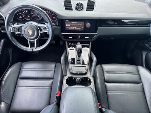 Chalk 2023 Porsche Cayenne Cayenne