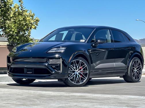 2025 Porsche Macan Turbo