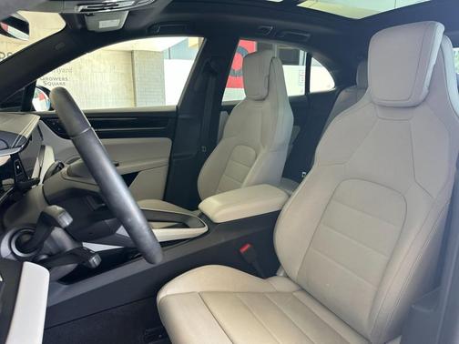 Black 2025 Porsche Macan Macan Electric