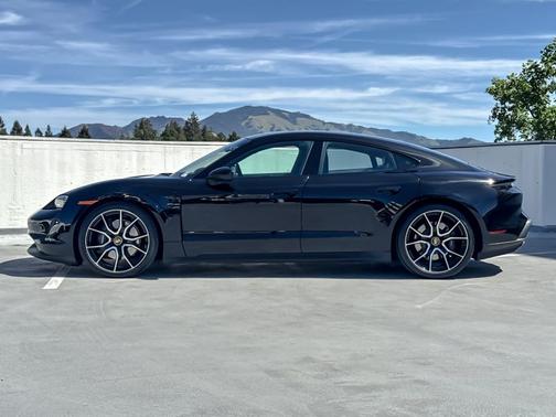 2024 Porsche Taycan 
