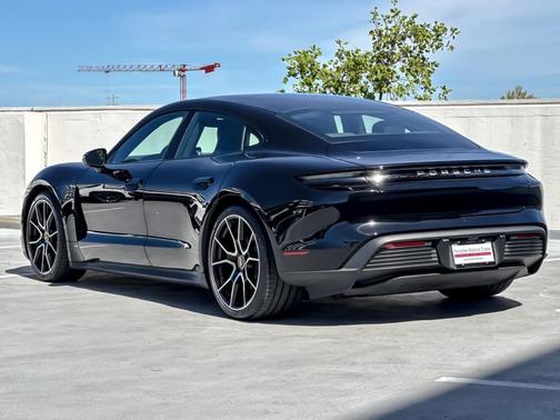 2024 Porsche Taycan 
