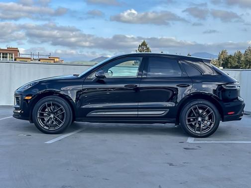 2023 Porsche Macan T