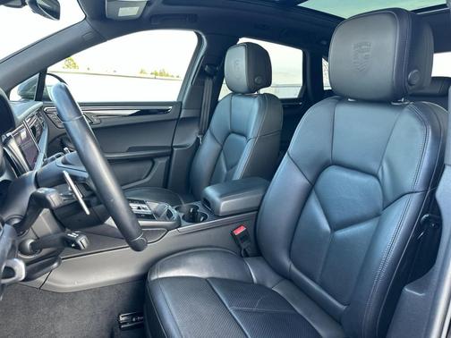 2023 Porsche Macan T